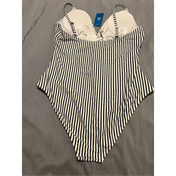 NWT Cupshe blue and white striped one-piece swimsuit - Picture 5 of 6